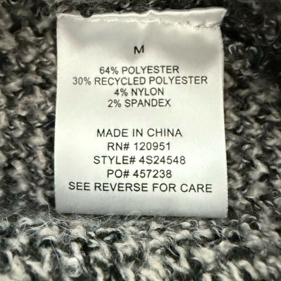 Hippie Rose Charcoal Skull V-Neck Cropped Sweater Size Medium - Picture 8 of 9